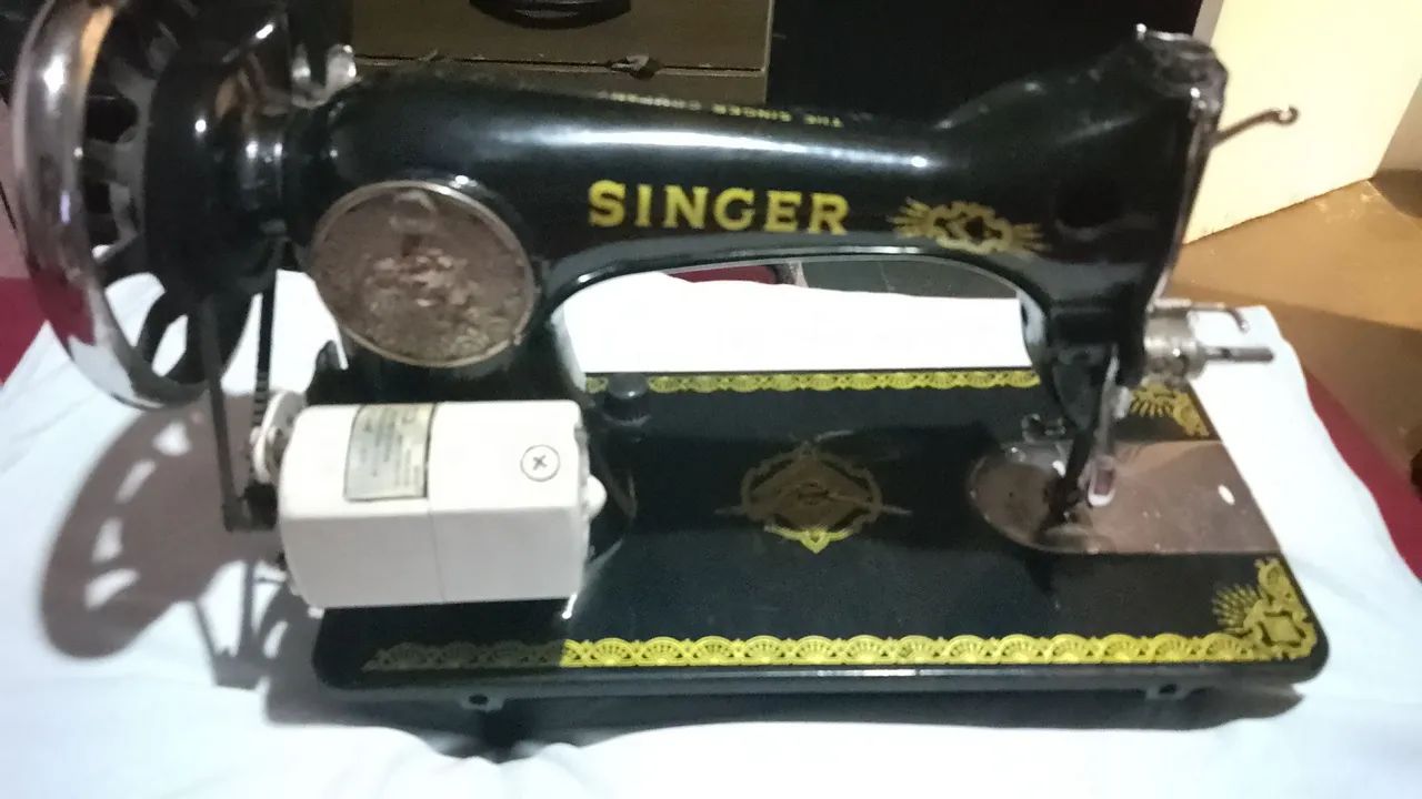 Máquina de costura Singer,1.2,v, pintura original funcionando. - Foto 3