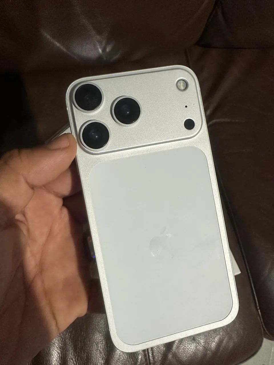 iPhone 11 | carcaça 17pro 