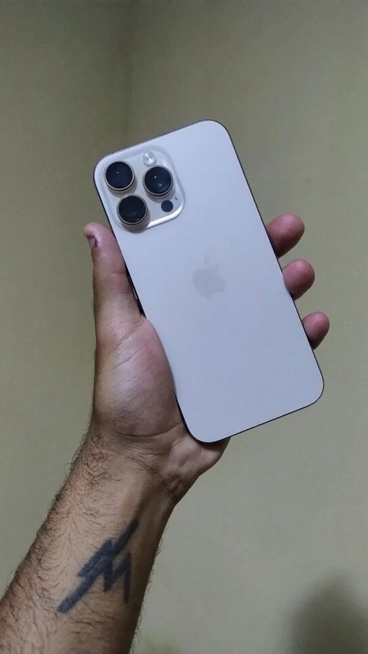 iPhone 16 Pro Max + Caixa, Carregador e Película Extra - Foto 4
