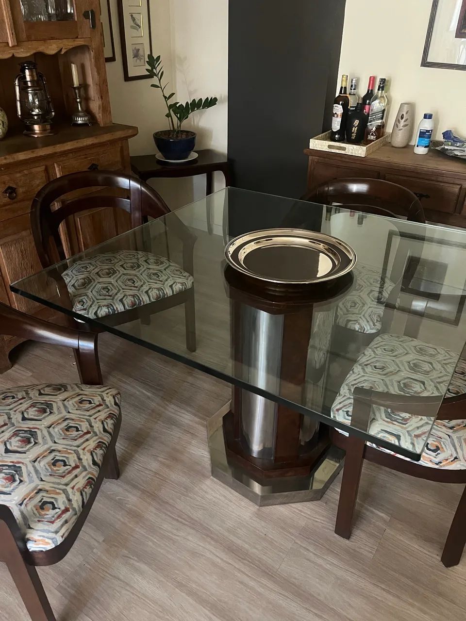 Mesa com 4 cadeiras madeira maciça antiga - Foto 2