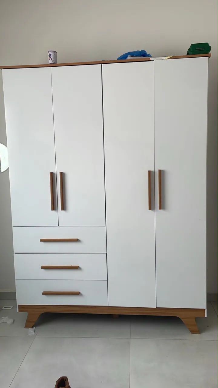 Guardada roupa LEIA A DESCRIÇÃO 