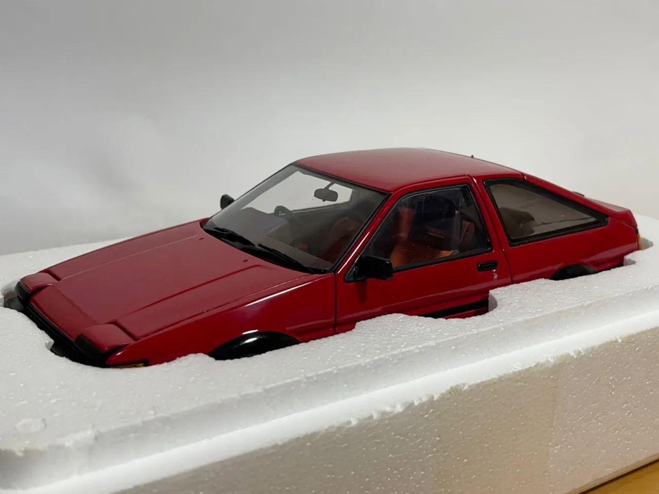 Miniatura de Coleção 1:18 - AUTOart Toyota Sprinter Trueno GT ÁPEX