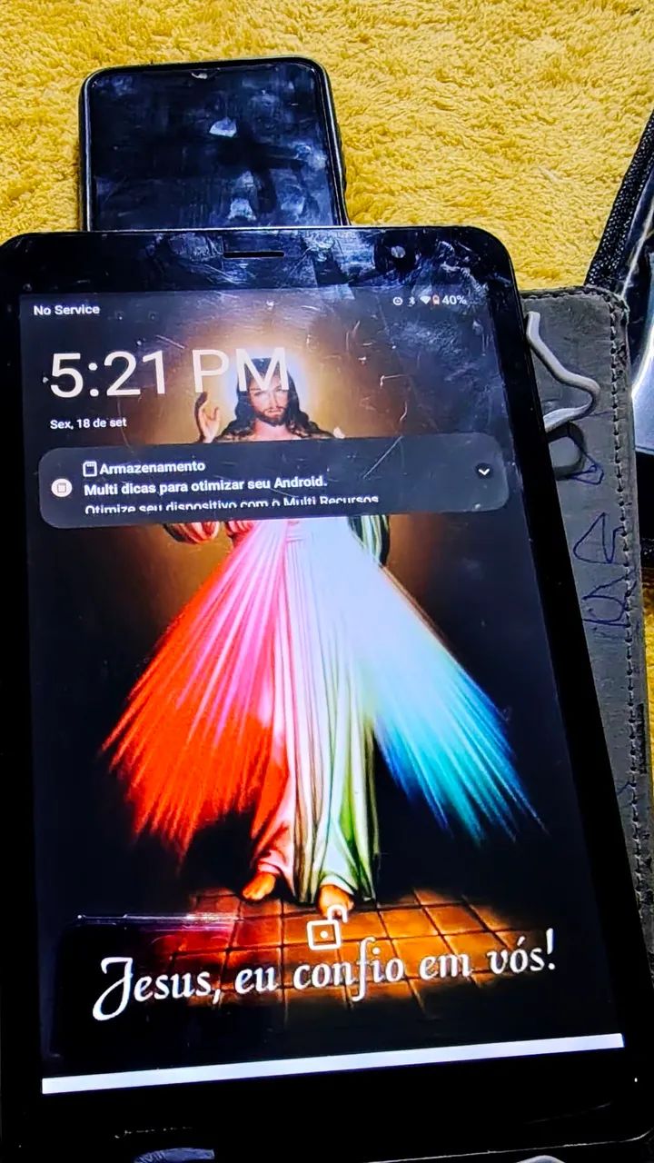Vende tablet  seminovo tudo perfeito - Foto 2