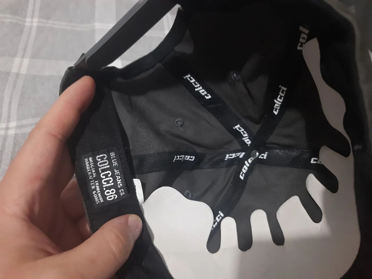 Boné Colcci Cinza e Preto. - Foto 5