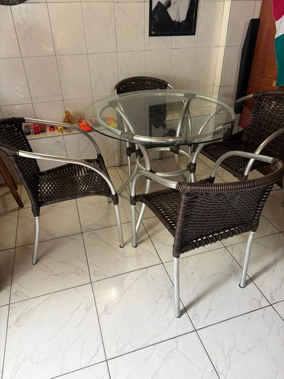 Conjunto de mesa varanda e piscina 
