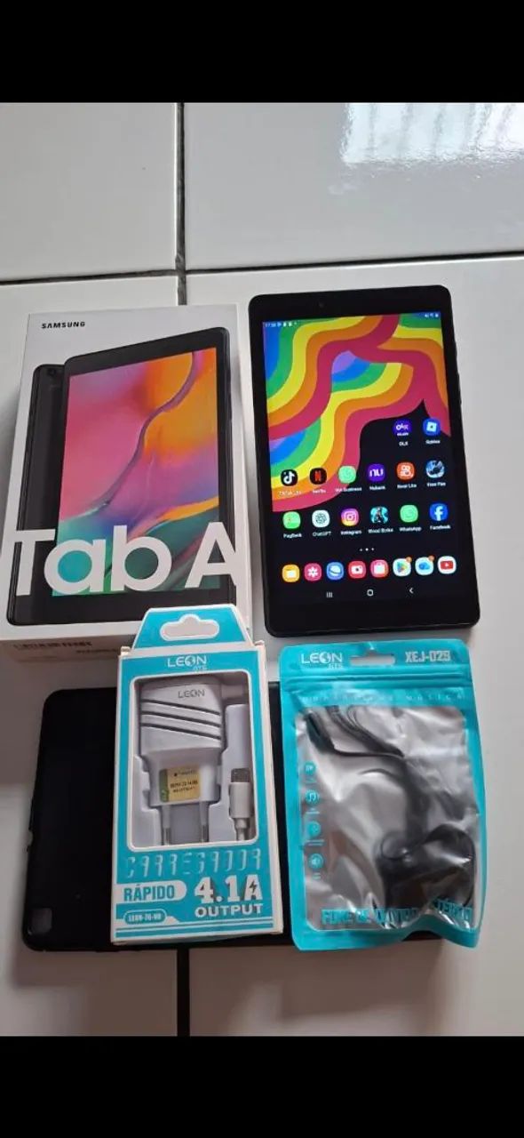 Samsung Tab A Tablet Na Caixa 8 polegadas chip 4G faz ligacao 32Gbs (Act cartao)