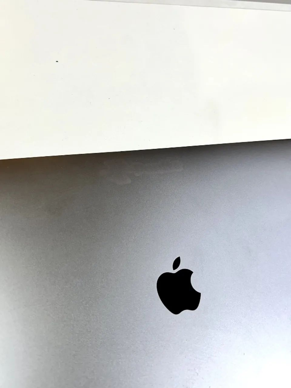 MacBook Pro 2019 8/256Gb Touch Bar  - Foto 4