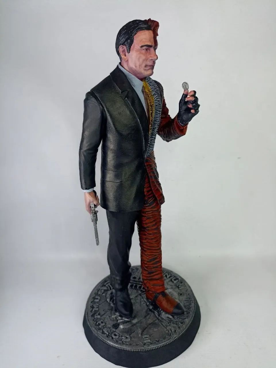 Escultura 3D Duas-Caras (Harvey Dent) - 30 cm - Foto 3