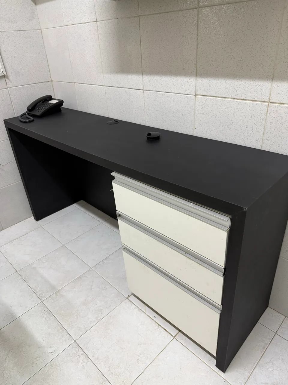 Bancada com gaveteiro móvel 