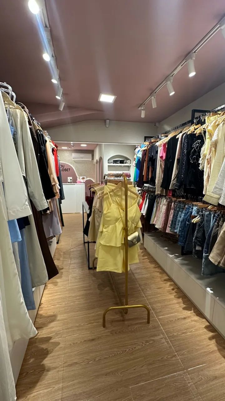 REPASSE LOJA DE ROUPAS COMPLETA + ESTOQUE R$20 MIL - PRONTA P/ TRABALHAR - Foto 2