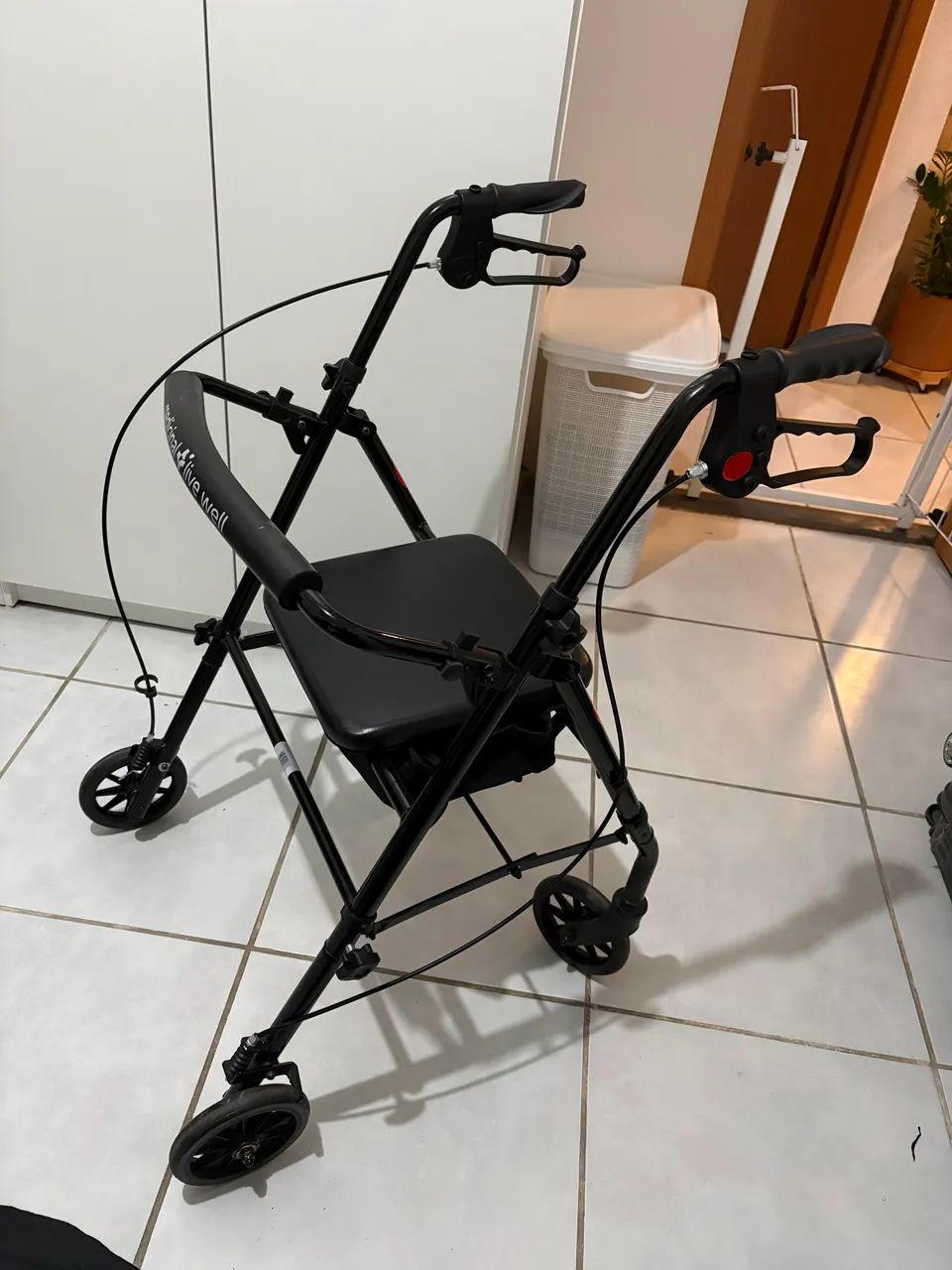 Andador com assento