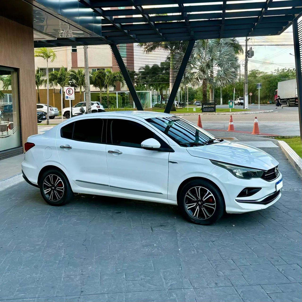 Fiat Cronos Precision 1.8 16V Flex Aut. 2020 - Foto 4