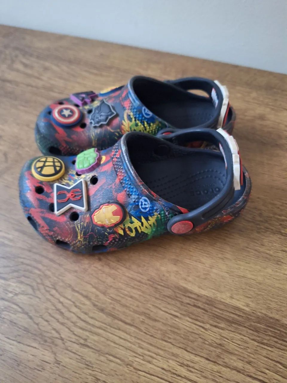 Crocs Infantil dos Vingadores  - Foto 2