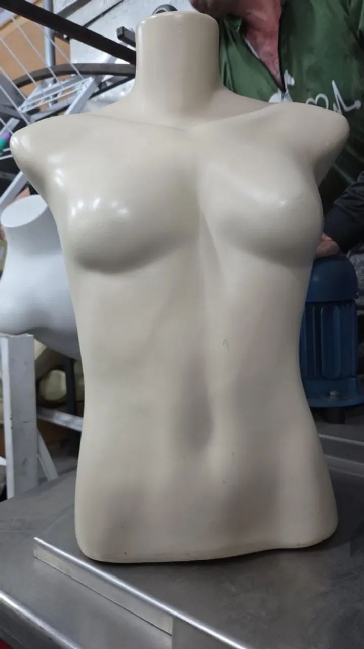 7 Manequins meio corpo masculino e feminino - Foto 2