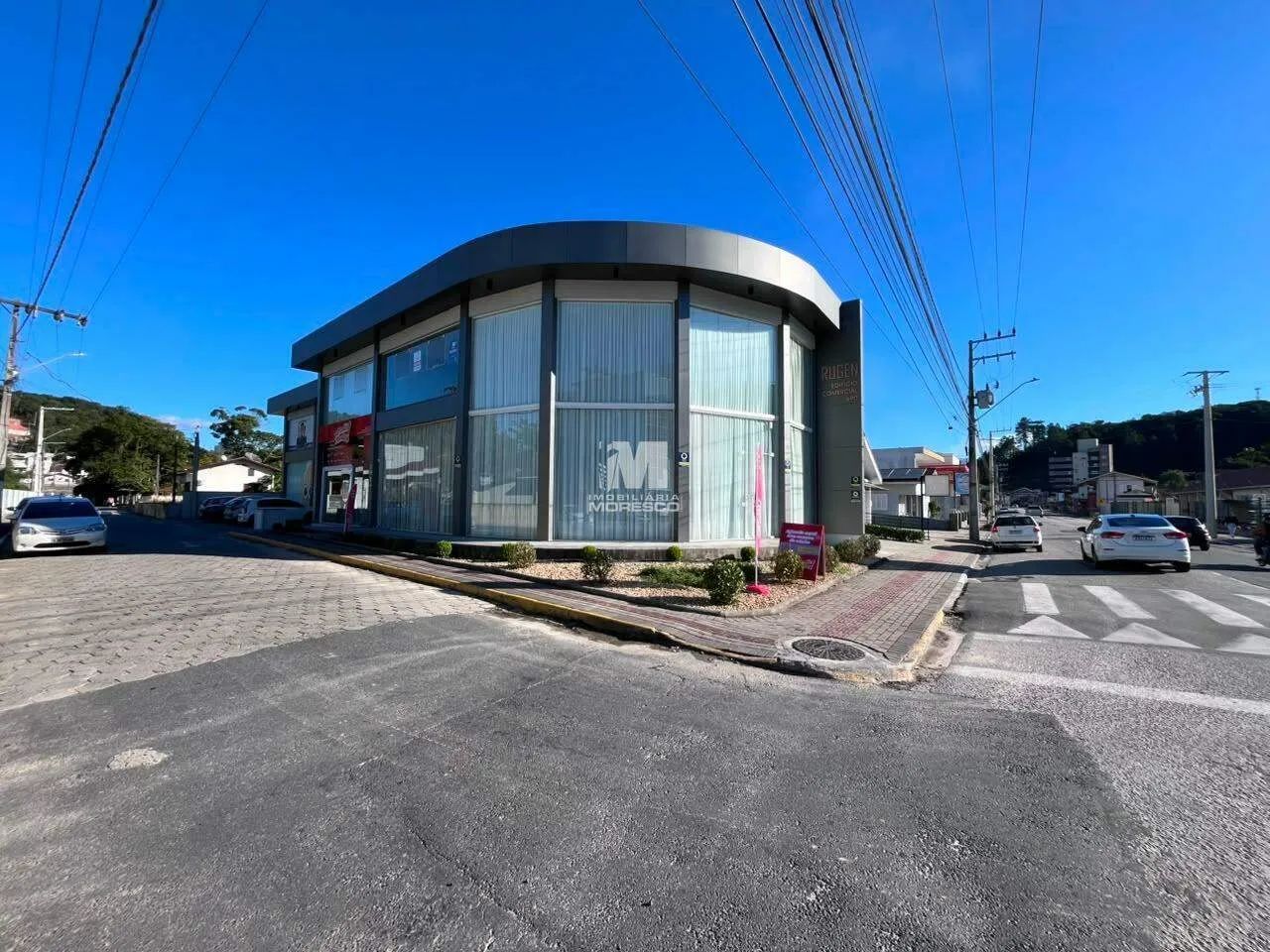 Sala comercial no centro de Guabiruba!