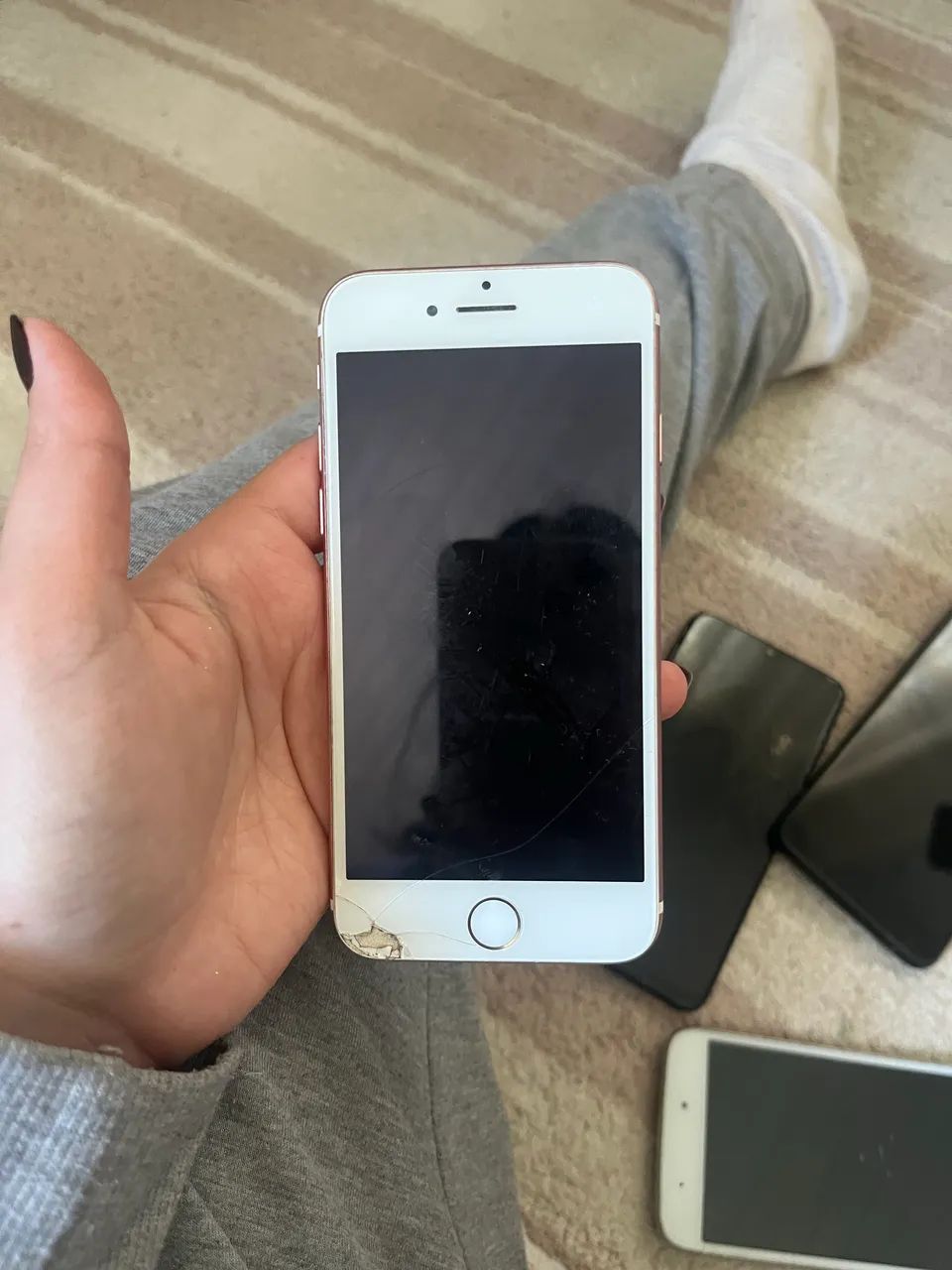 3 celulares - iPhone 7 + 2 Samsung - Foto 5