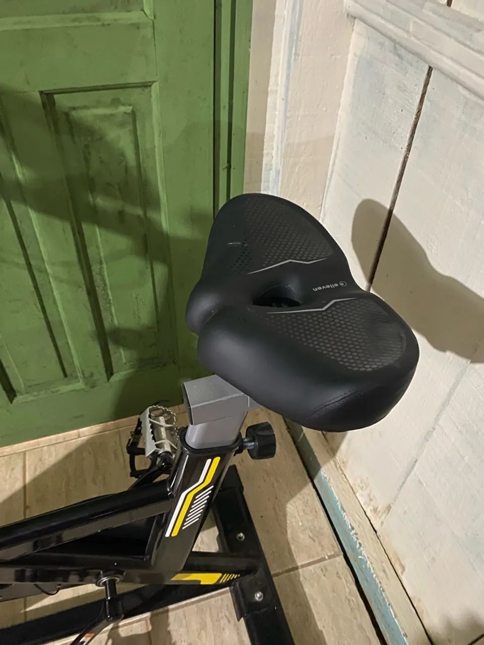 Bicicleta ergométrica 13kg - Foto 2