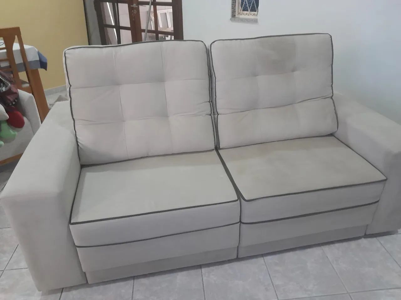 Sofá retrátil e reclinável 