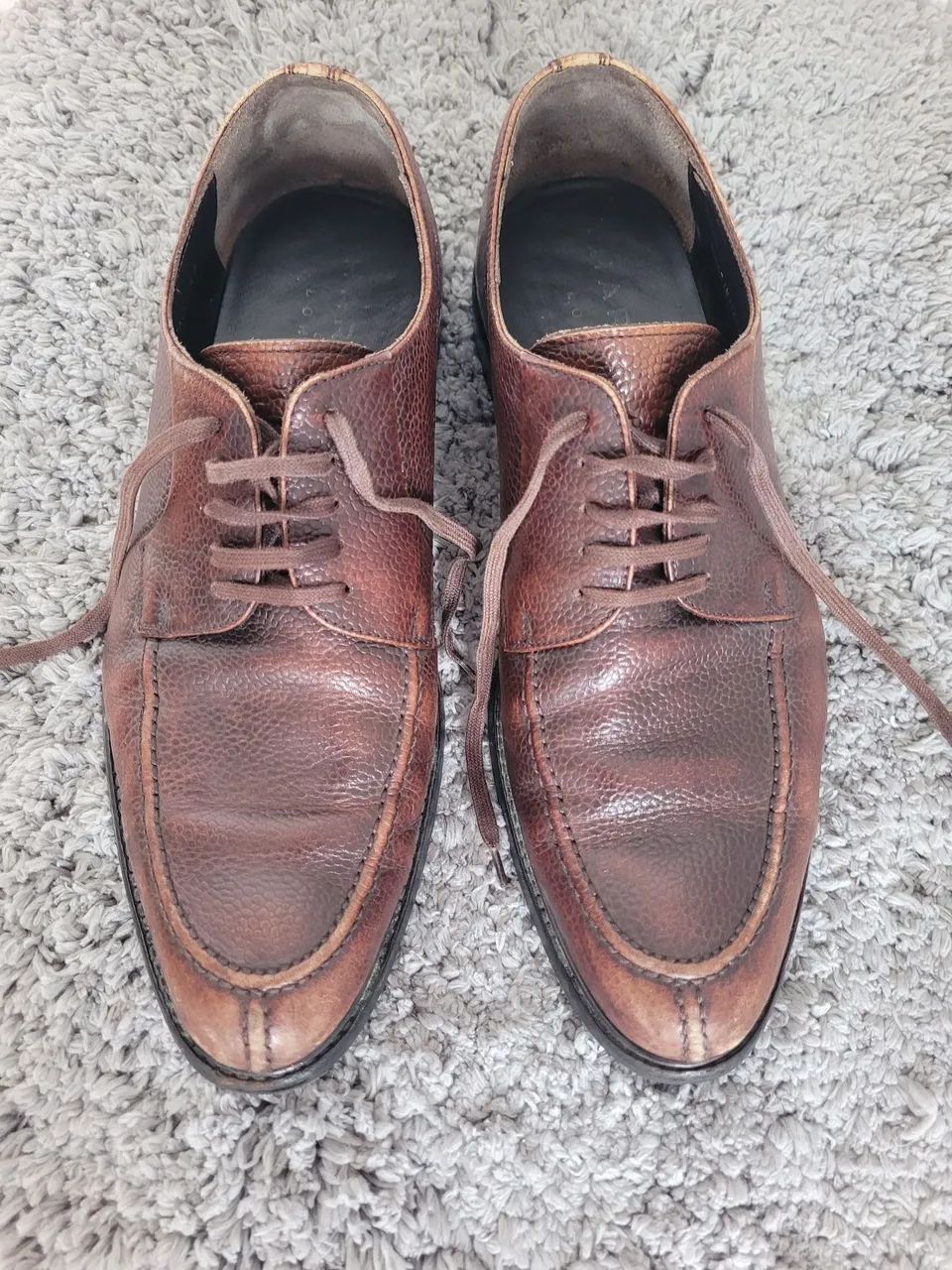 Sapato de couro de alta qualidade.