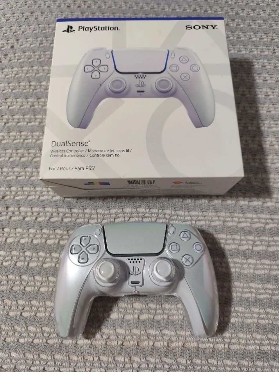 Dualsense ps5 Chroma Pearl com capa protetora e par de grips