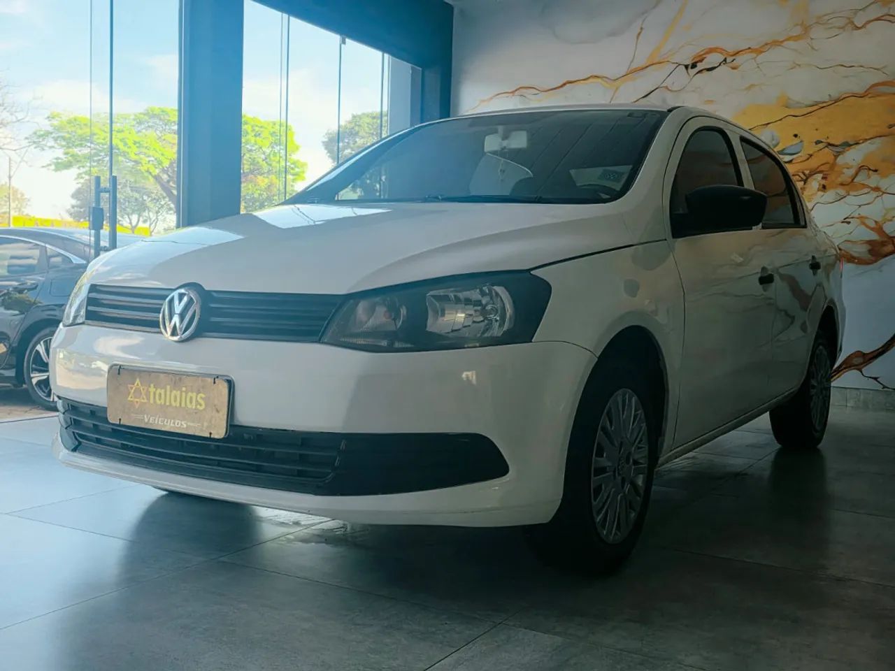 Volkswagen Voyage VOYAGE 1.0/1.0 City Mi Total Flex 8V 4p 2014