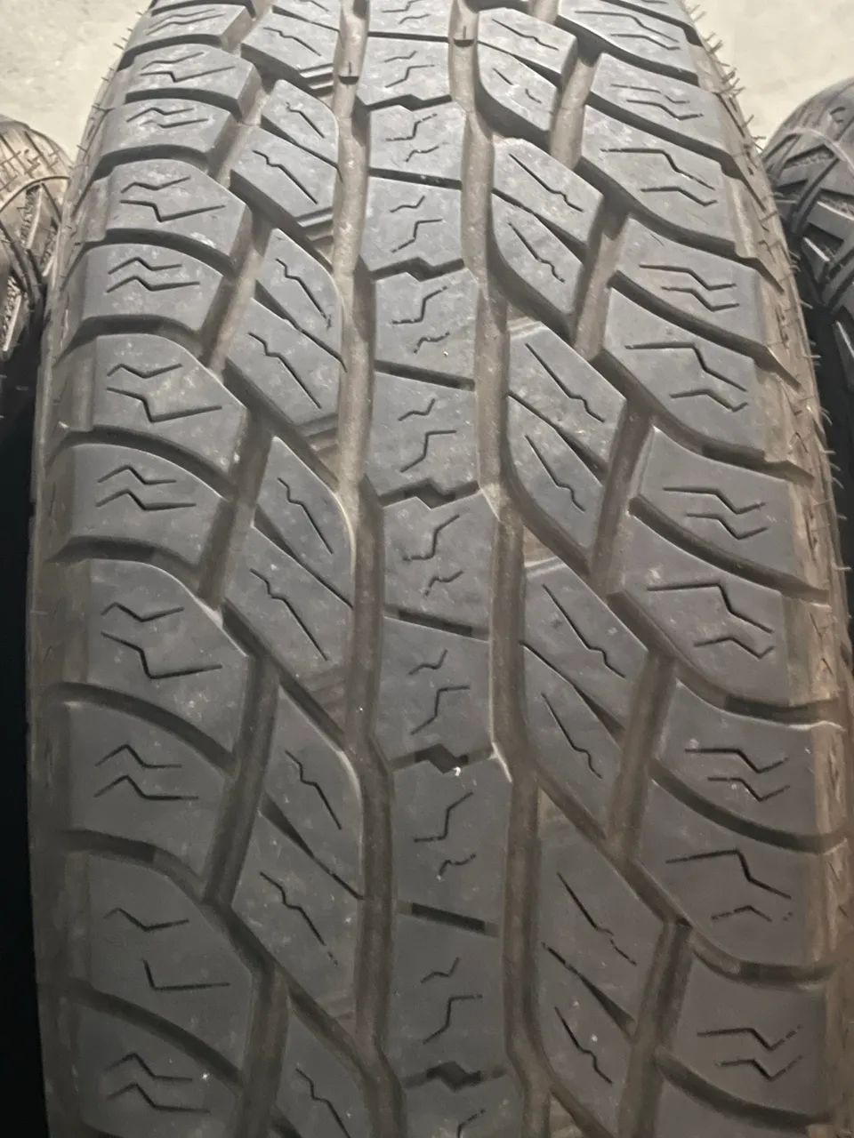 Pneus 255/60 aro 18