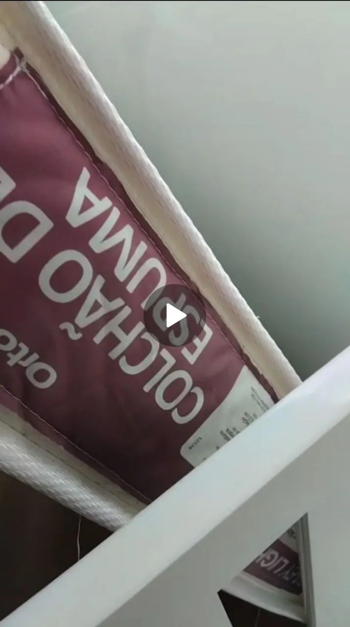 Vendo berço branco com colchão  - Foto 2