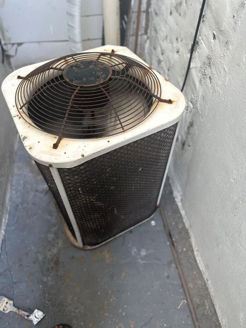 Eu tenho um ar condicionado de 36.000 BTUs na Courier - Foto 5