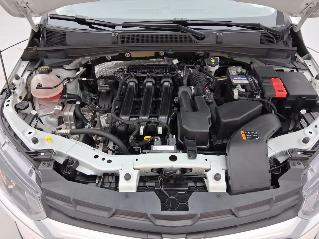 Chevrolet Onix Activ 1.4 8V Flex Aut. 4P, foto 10 de 18