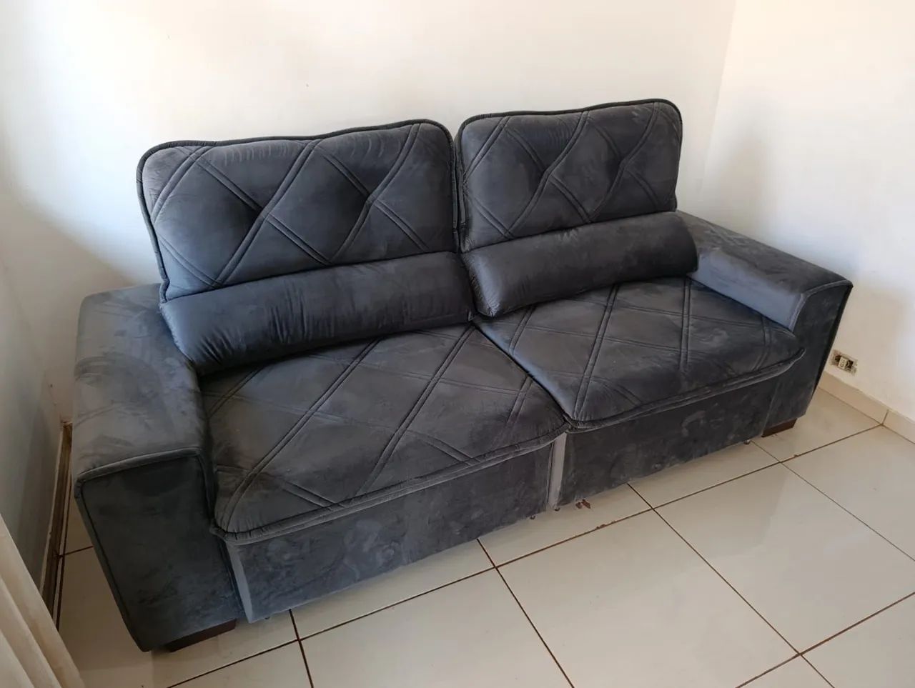 Sofá retrátil e reclinável novo  - Foto 2