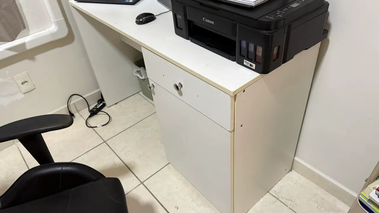 mesa de estudos/escritório