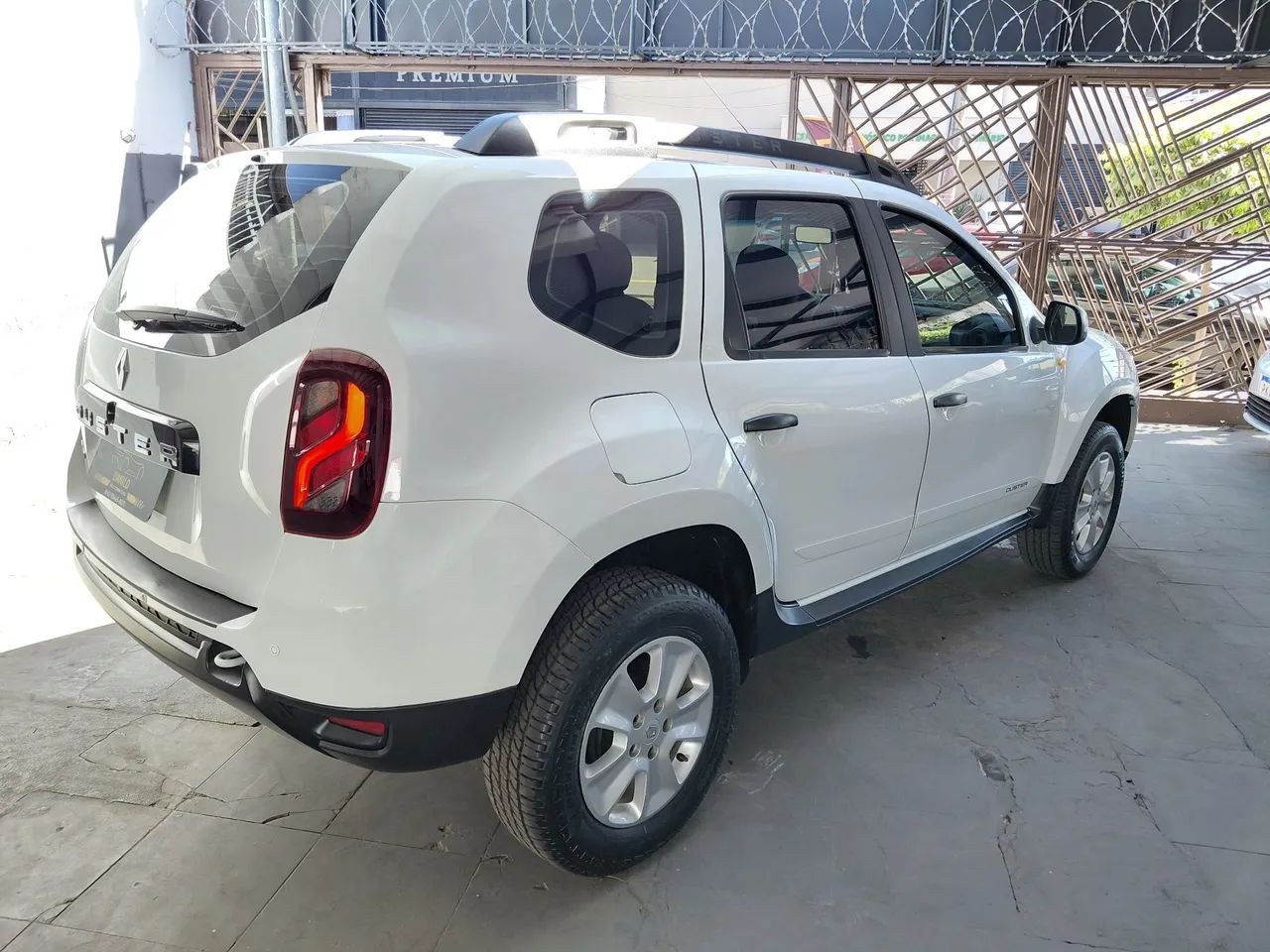 Renault Duster Expression 1.6 Hi-flex 16V Mec. 2017 - Foto 2