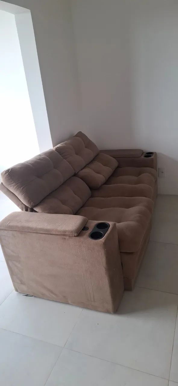 Sofá retrátil com porta USB nos braços  - Foto 3