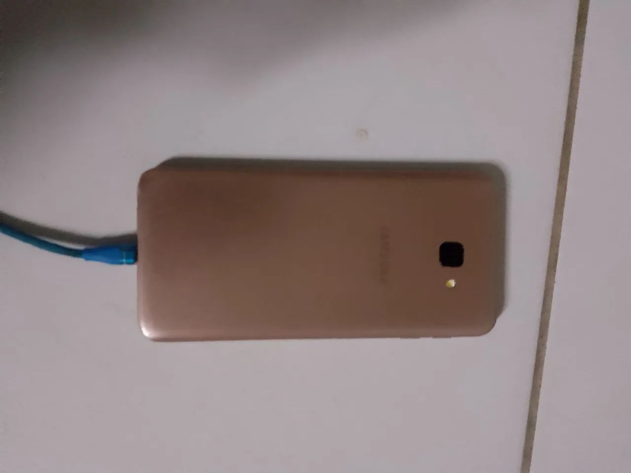 Vendo celular j4 core funcionando perfeitamente sem trinca na tela perfeito estado 