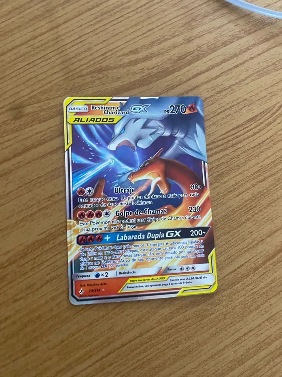 Carta Pokémon charizard e reshiram  - Foto 3