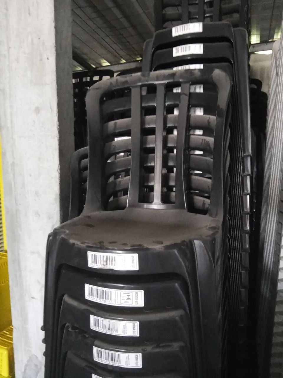 Cadeira de plástico reforçada 182 kg - Foto 3
