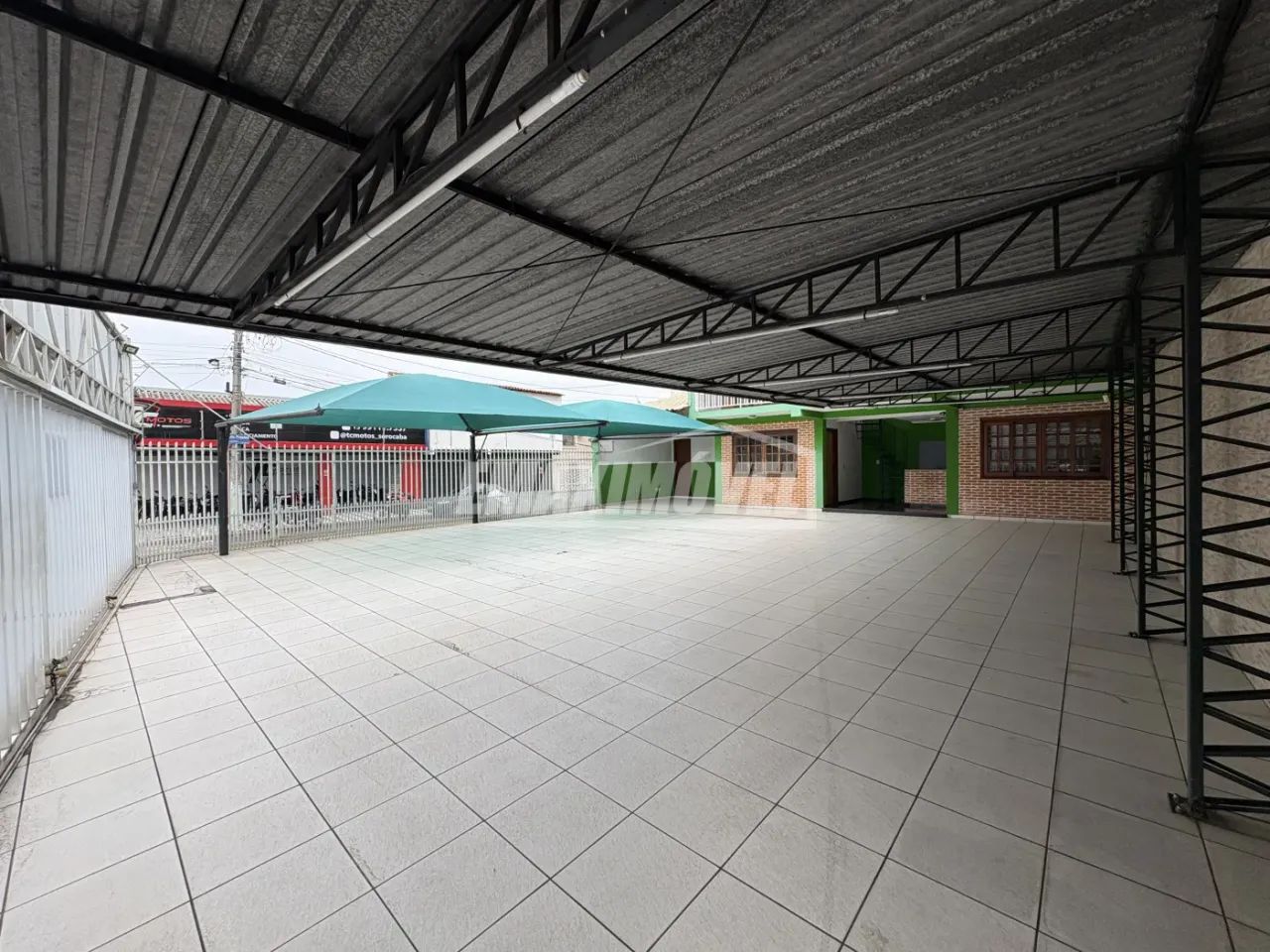 Salão comercial medindo Aproximadamente 250 M² na Vila Carvalho - Foto 2