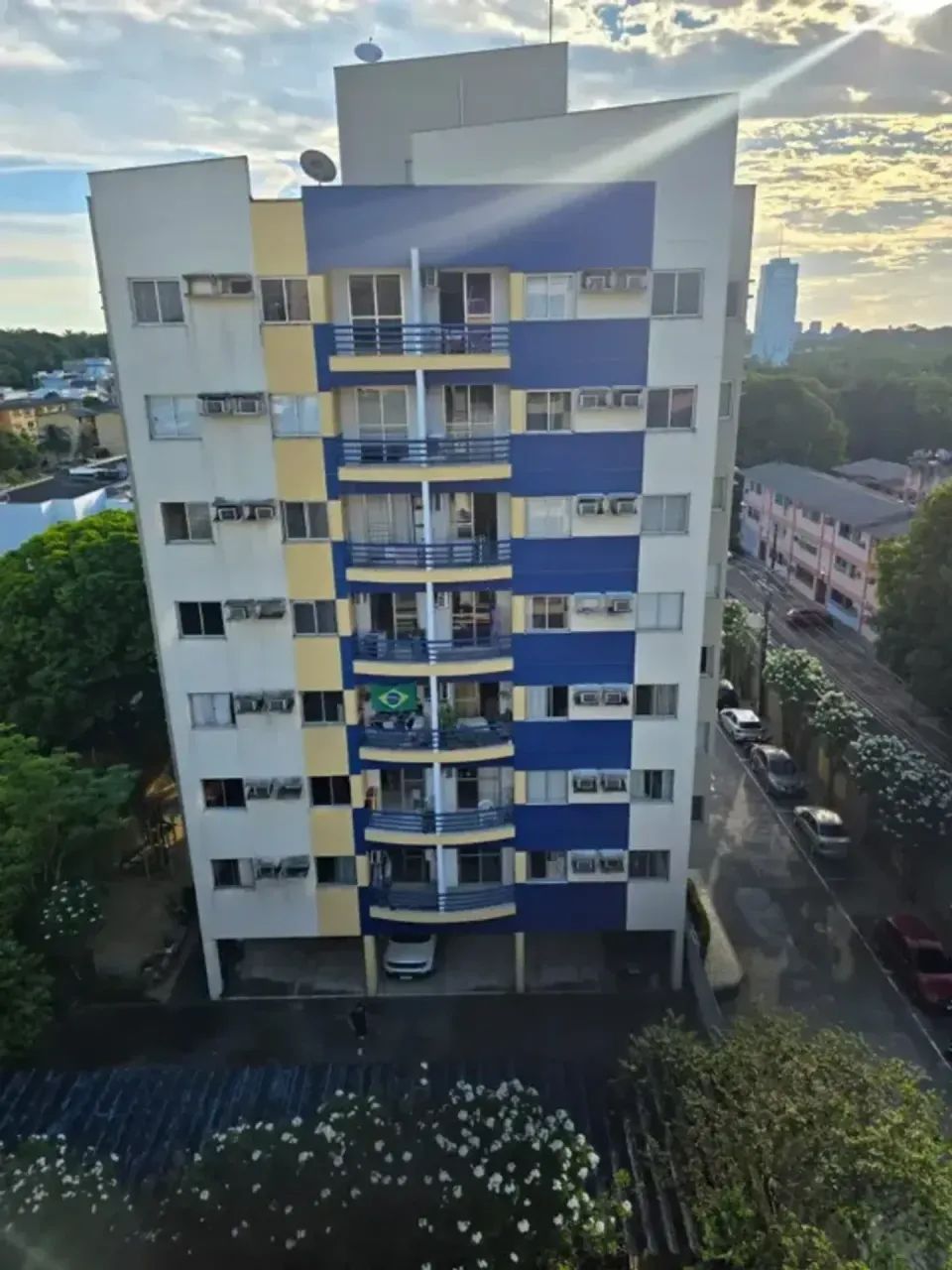 CHAPADA. BOSQUE DOS INGLESES. APTO COM 3 QUARTOS SENDO 1 SUITE, SALA PARA 2 AMBIENTES E 1 