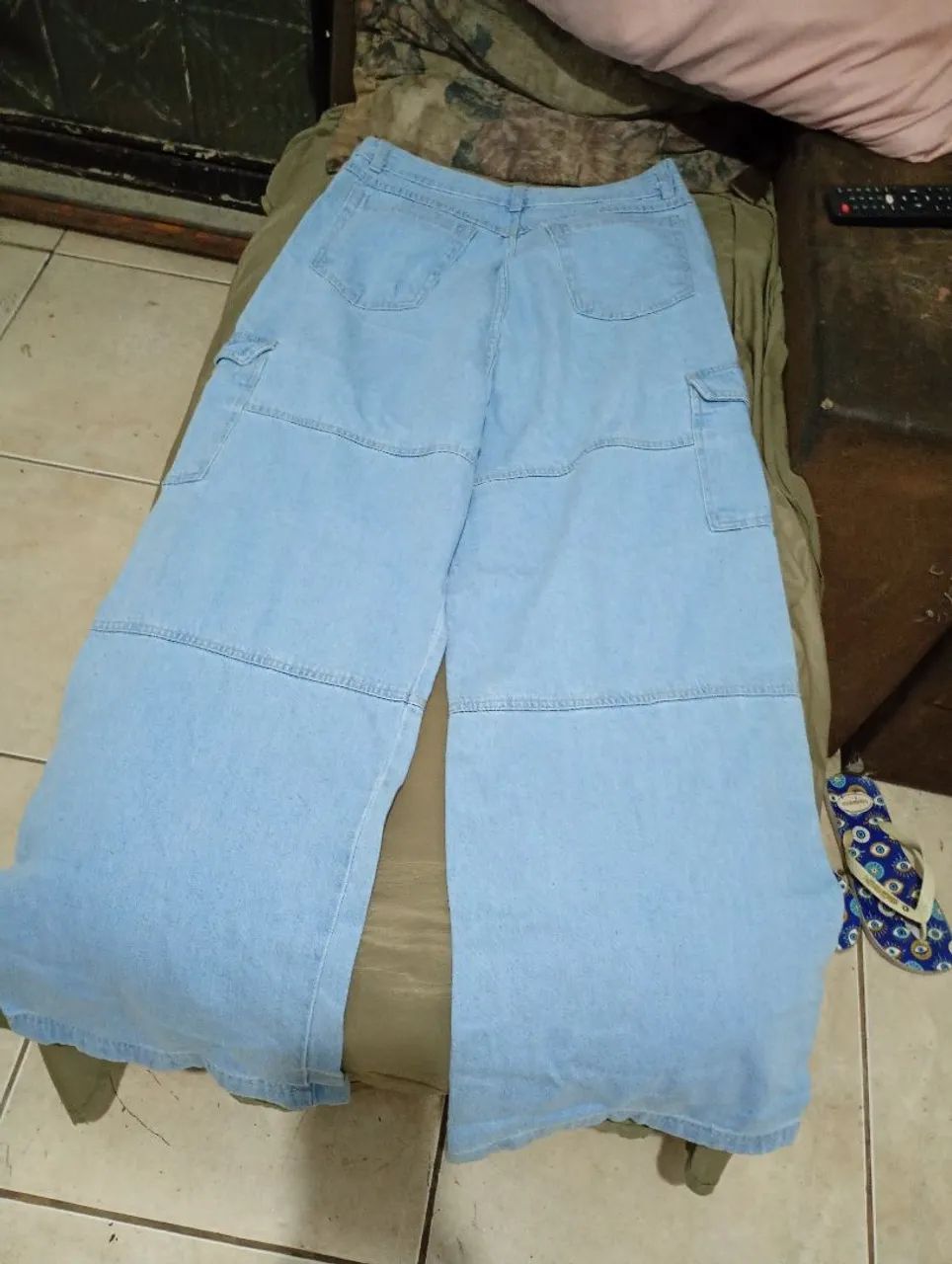 Vendo linda calça jeans pantalona. - Foto 2