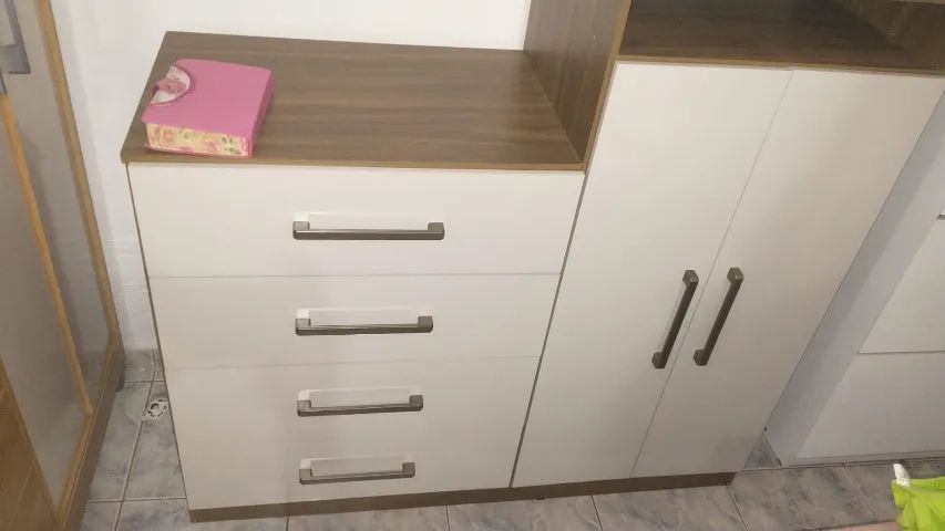 Cômoda 4 gavetas e 2 portas - Foto 2