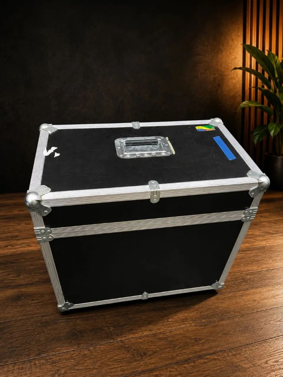 CASE PROFISSIONAL (Flight Case) Reforçado - Espumado Internamente