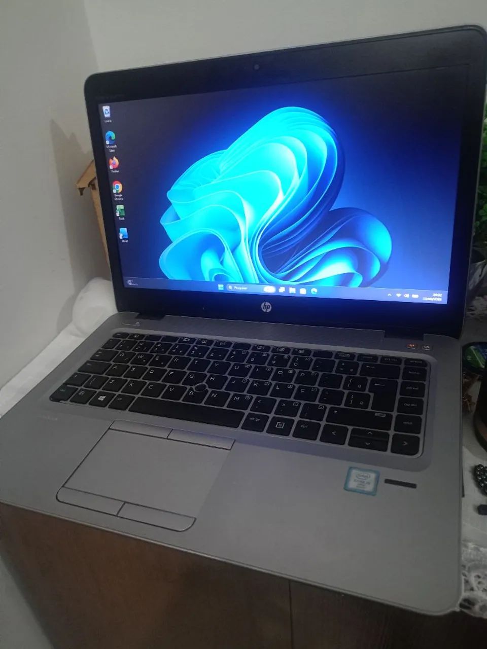 Notebook Hp i5 6 th 8GB RAM ddr4 SSD 240 GB 