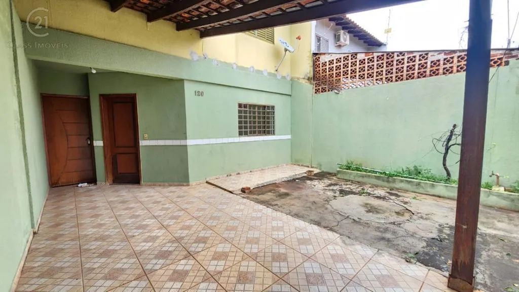 Casa para alugar em Londrina, Antares, com 3 quartos, com 200 m² - Foto 2