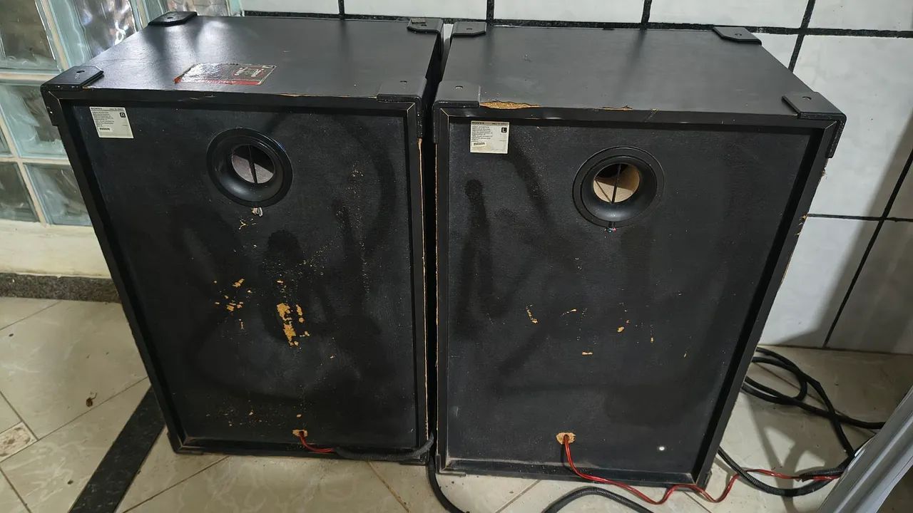 Par de caixas Sony com divisor de frequência 64kg - Foto 2