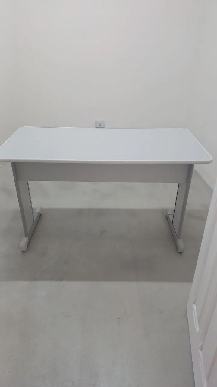 Mesa escrivaninha 1.20 cm com 2 gavetas.( só novas ) - Foto 5