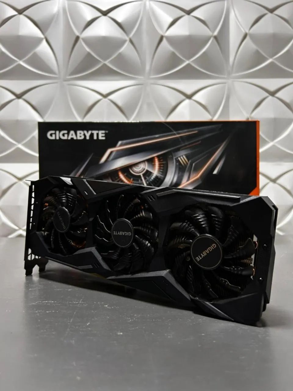GeForce RTX 2080 8GB Gigabyte Windforce - Foto 2