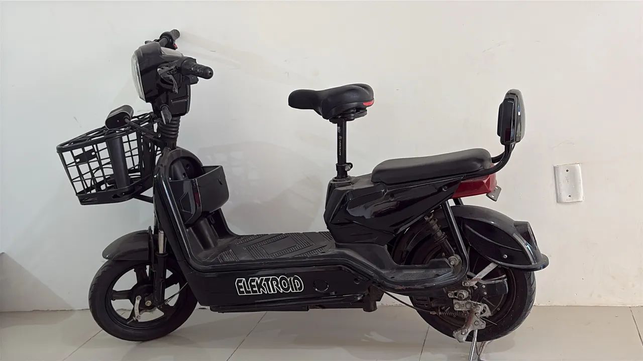 Moto elétrica muito nova