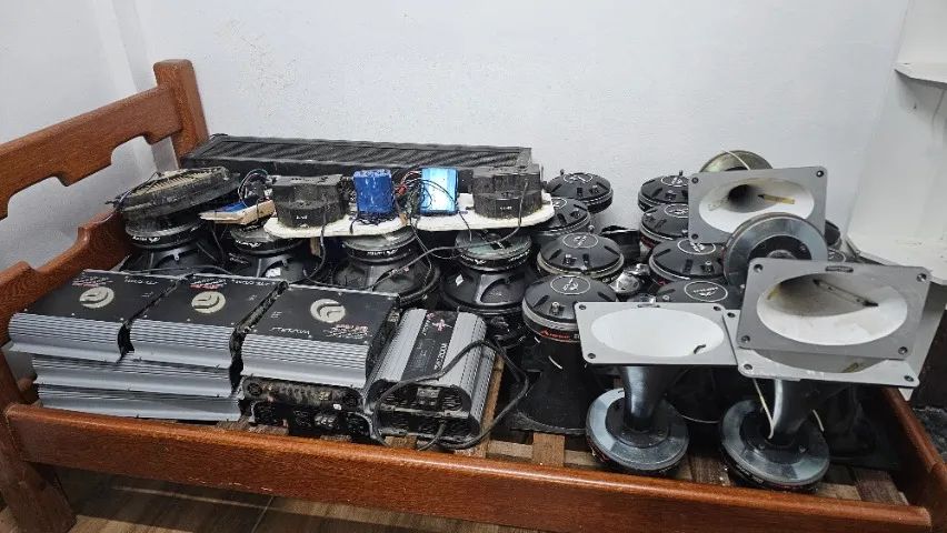 Equipamentos de som automotivo 