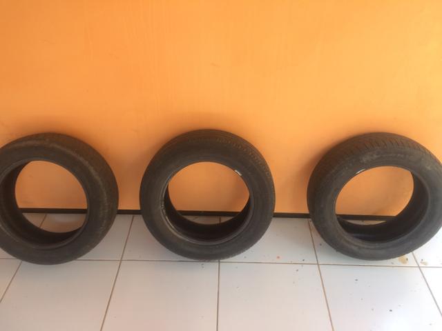 Vendo 3 Pneus aro 15