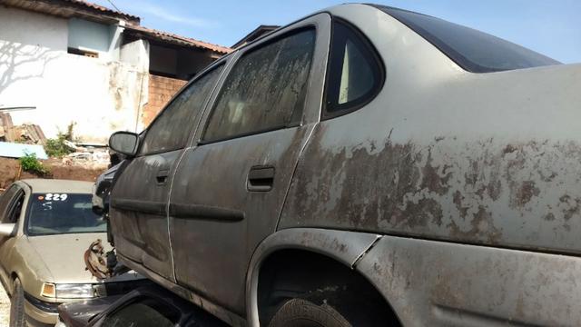 Corsa Sedan Classic 1.0 vhc 2005 Sucata Em Peças - Foto 3